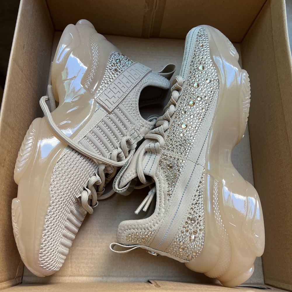 Never Worn - image 5